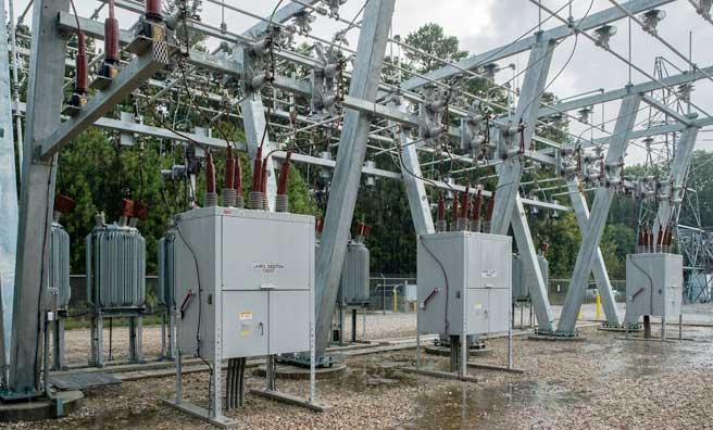 R-MAG® medium voltage outdoor circuit breaker